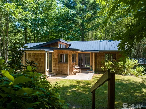 22002 Dewberry Road NE, Indianola, WA 98342
