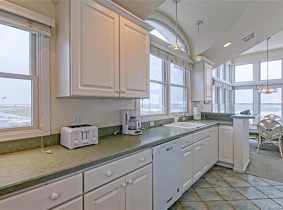 5th image of 108 W Lavenia Ave