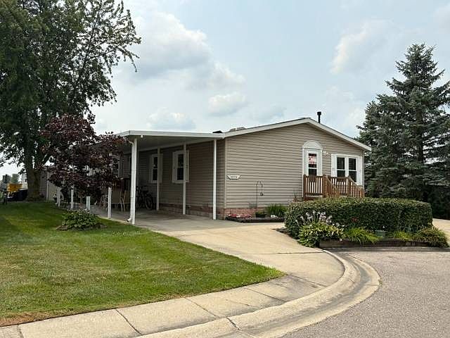 1st image of 33120 Waterfall Ct