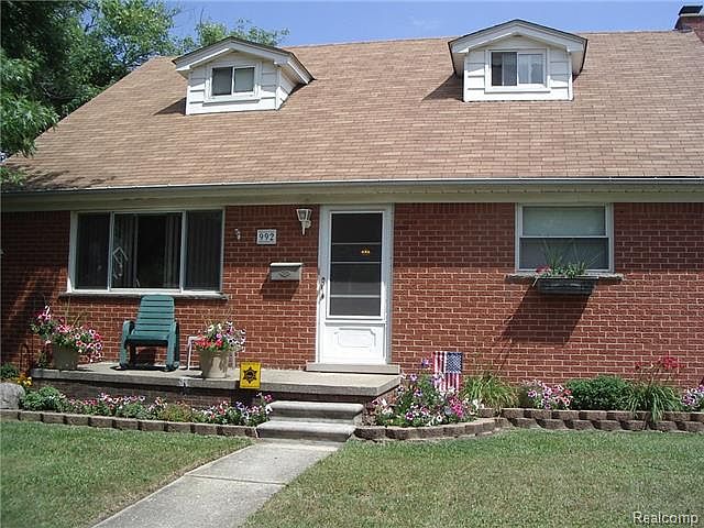 1st image of 992 Harrison Blvd
