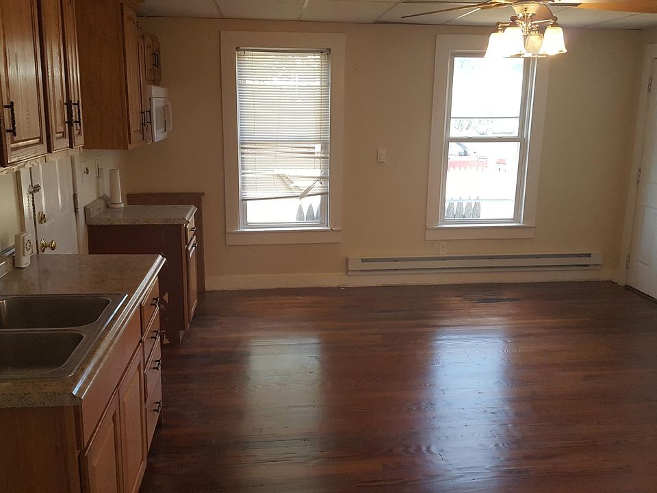 15 Garden St Meriden, CT, 06451 Apartments for Rent Zillow