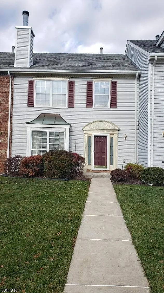 3 bed, 2.5 bath, $3,500 — Photo 1