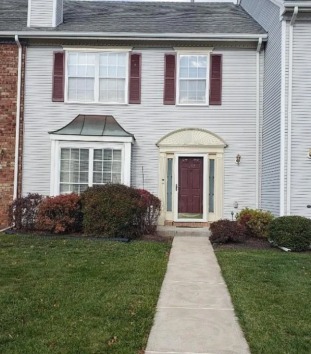 1902 Bayley Ct