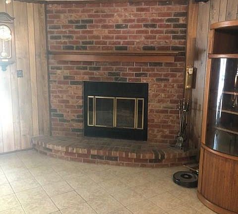 5th image of 16906 Gleneagle Dr N