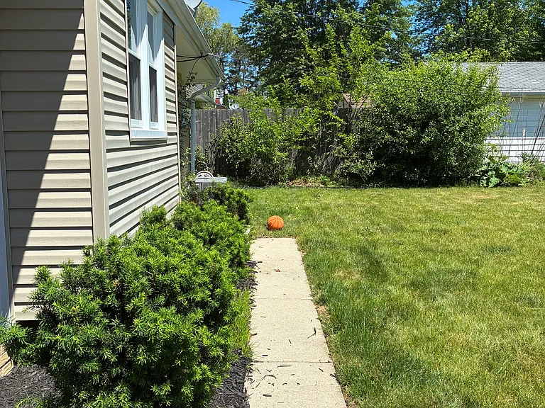 803 Willmor St — Photo 1