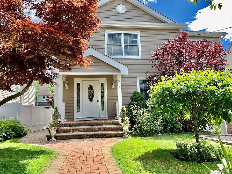 1st image of 31 Underhill Pl