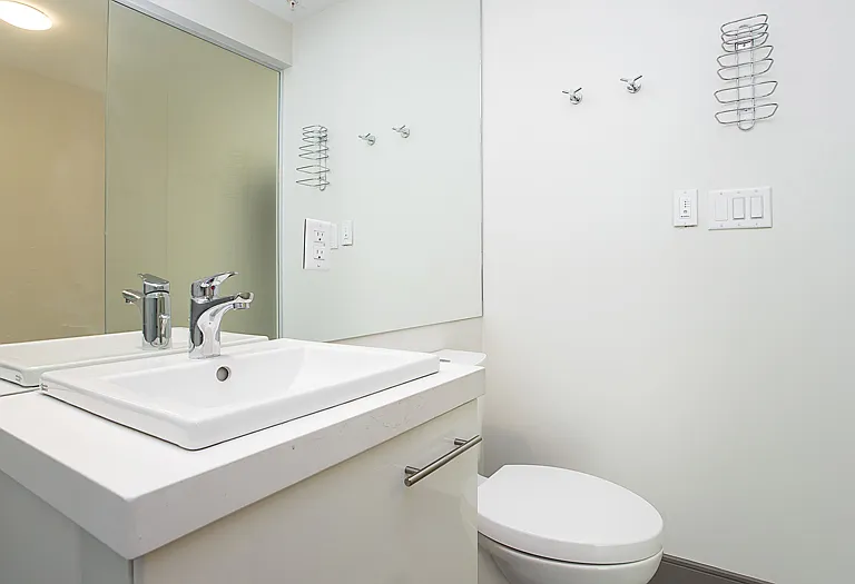 609 Heatley Ave — Photo 8