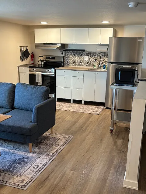 1 bed, 575 sqft, $1,350 — Photo 3