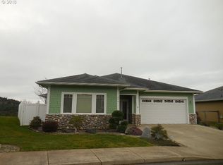 924 Inlet Loop, Coos Bay, OR 97420