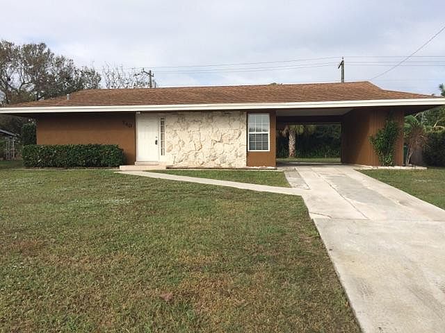1st image of 740 SW Airoso Blvd