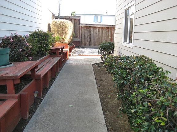5th image of 2300 Dubois St
