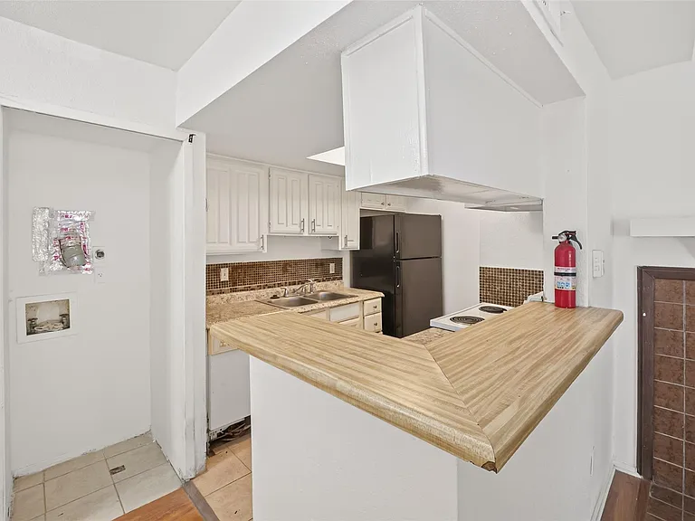 6001 Reims Rd #802 — Photo 9