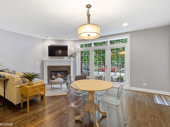 2nd image of 2247 N Oakley Ave #1