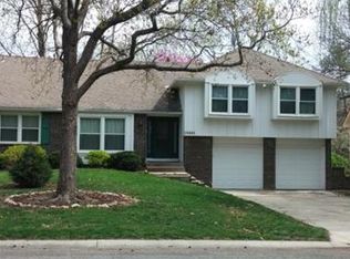 10005 Connell Dr, Overland Park, KS 66212