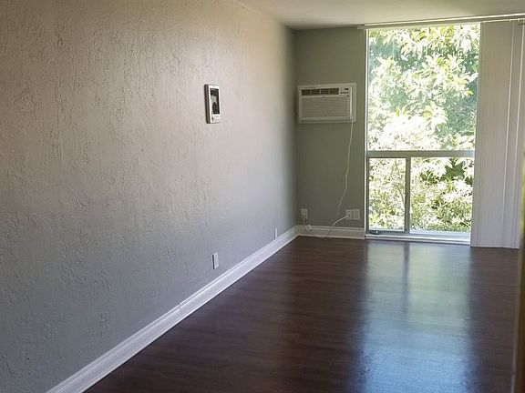 5th image of 4174 3rd Ave APT 22