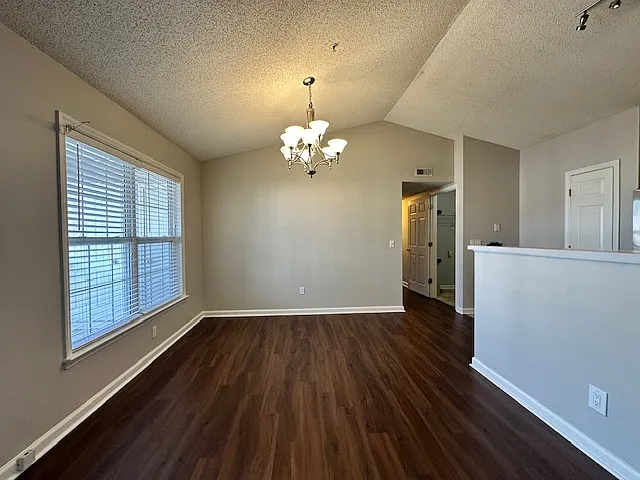 2 bed, 1080 sqft, $1,250 — Photo 2