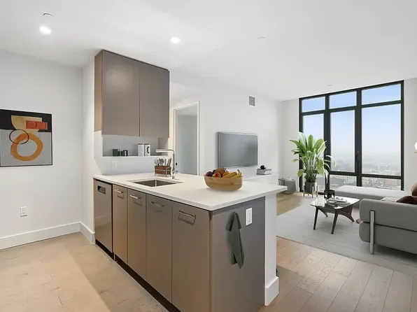 92-27 160th Street image 1 of 33