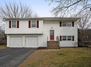 21 Dogwood Ln, Hazlet, NJ 07730