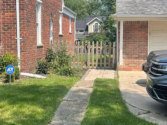 2nd image of 408 Auburn St