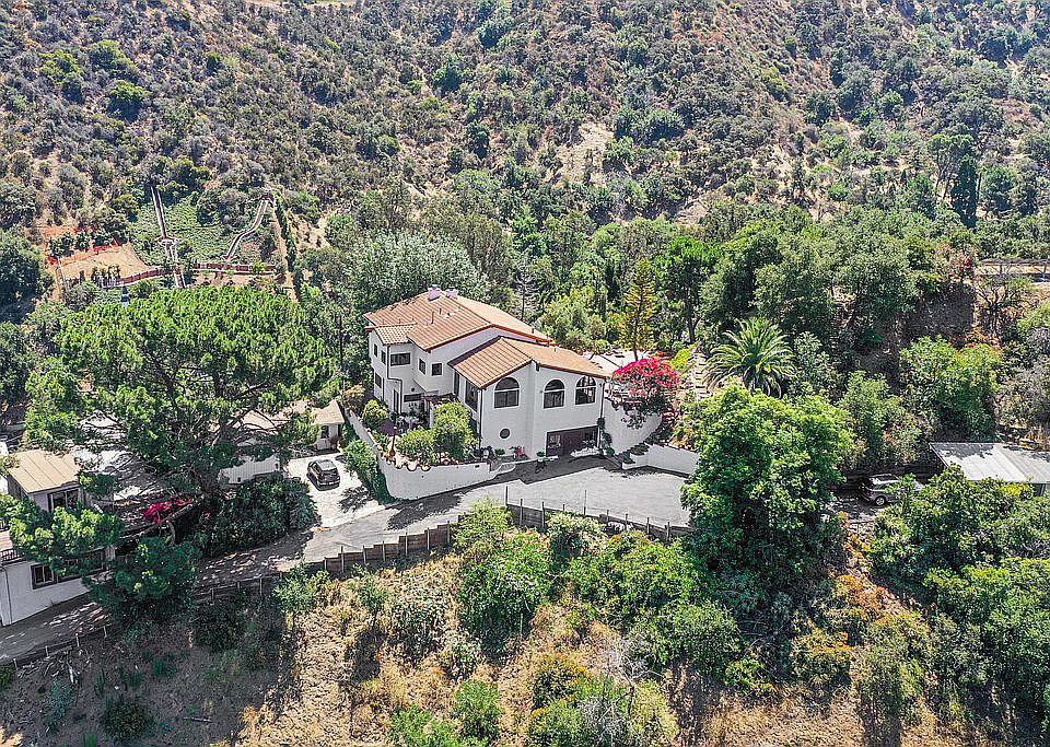1st image of 8519 Crescent Dr