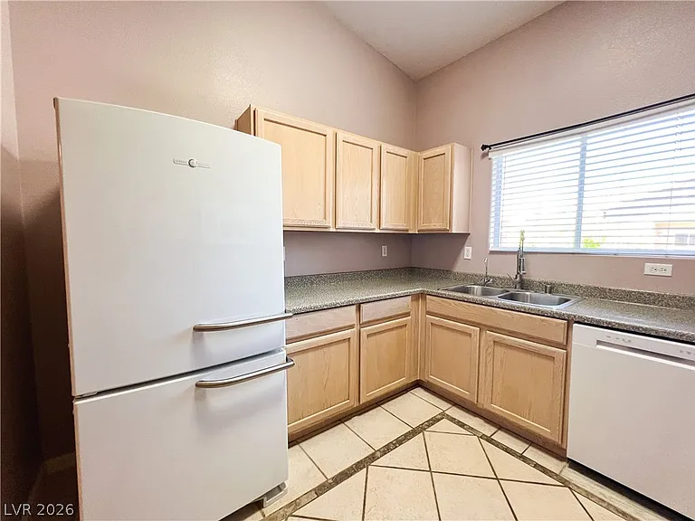 2100 Quarry Ridge St #207 — Photo 45