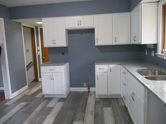 3rd image of 2435 Harlem Blvd