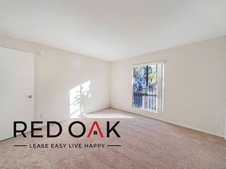 5204 Yarmouth Avenue — Photo 11