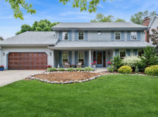 2238 Remington Dr, Naperville, IL 60565
