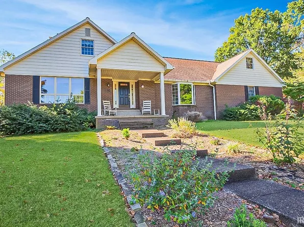 40 Oak Meadow Rd, Evansville, IN 47725