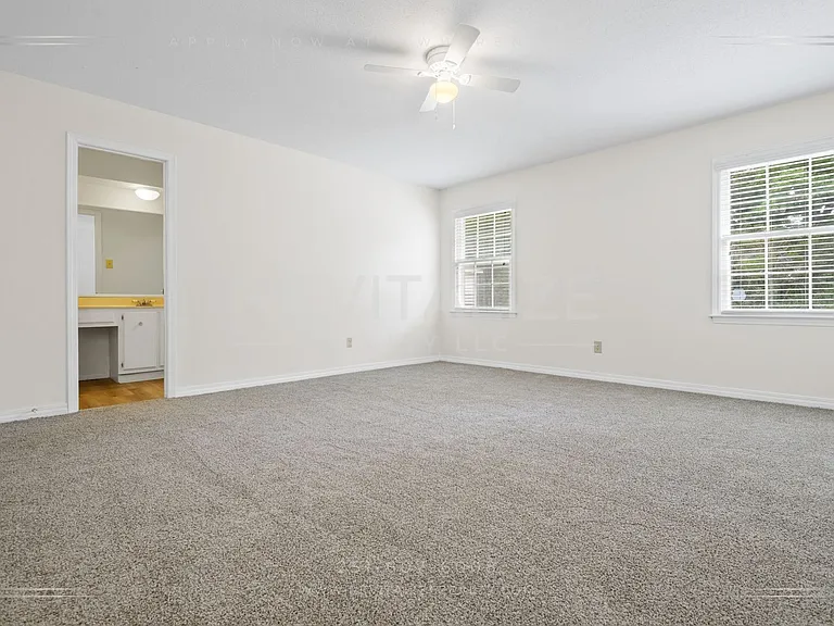 1211 Vendome Dr W — Photo 43