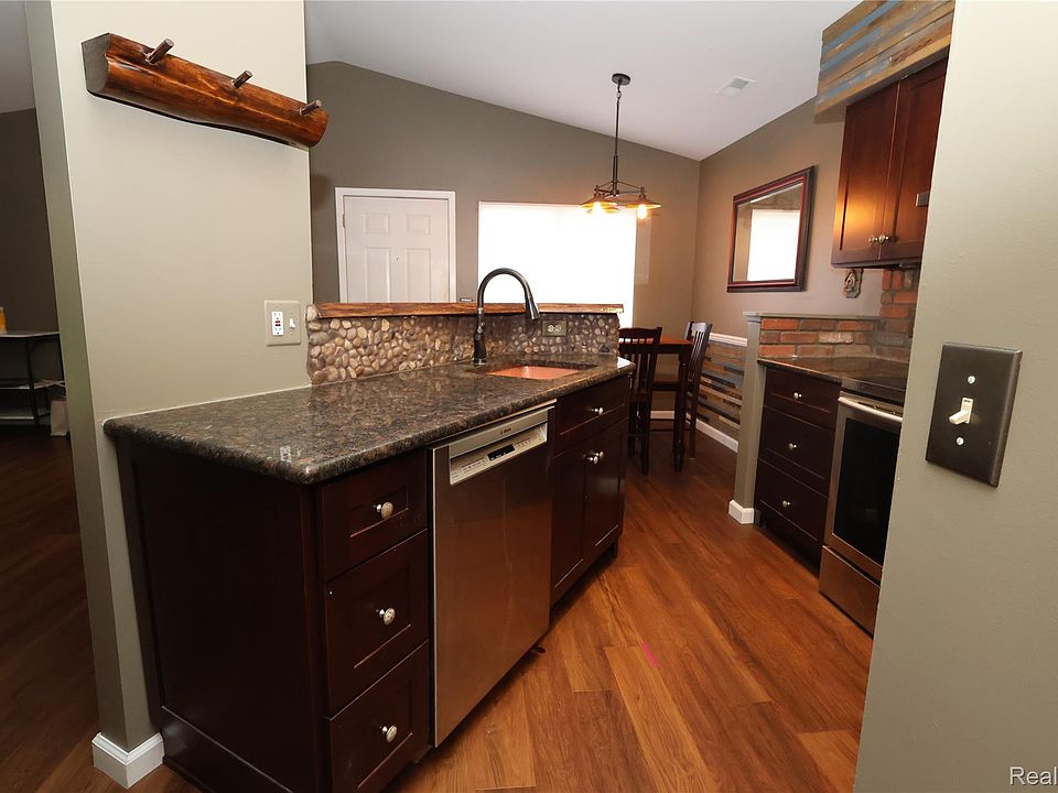313 Spring Brooke Dr, photo 8