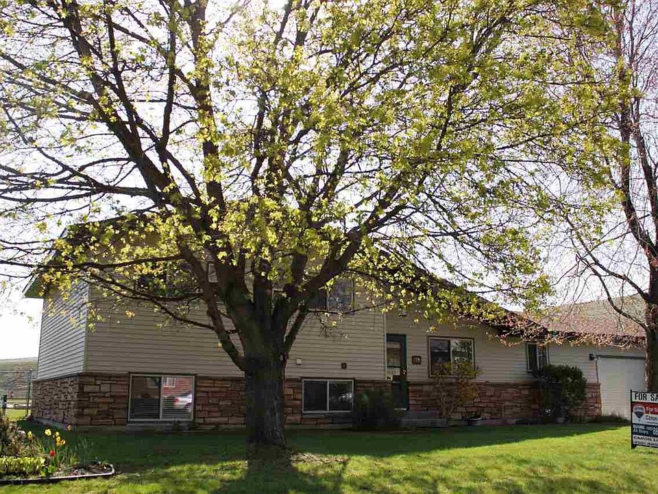 1st image of 2704 Glen Dr