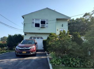 14 Arizona Ave, Bay Shore, NY 11706
