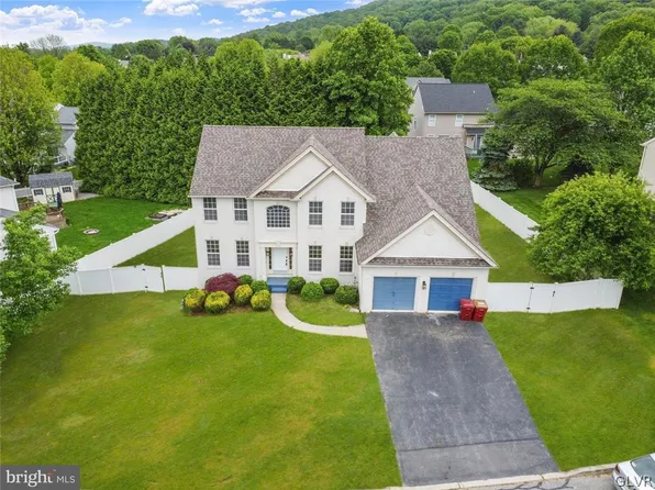 1885 Hoops Ln, Easton, PA 18040
