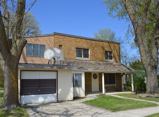 305 E K St, Forest City, IA 50436