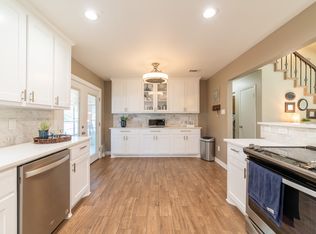 505 Knoll Wood Ct, Euless, TX 76039