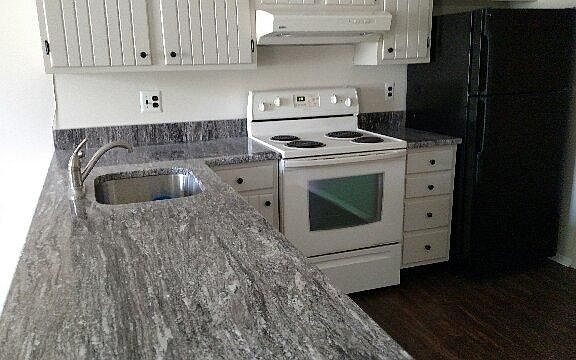3rd image of 300 Campbell Cir Unit 6