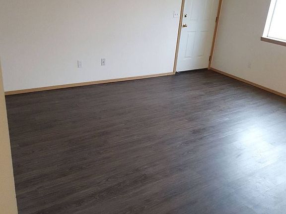 4th image of 275 NW Clay Ct APT A