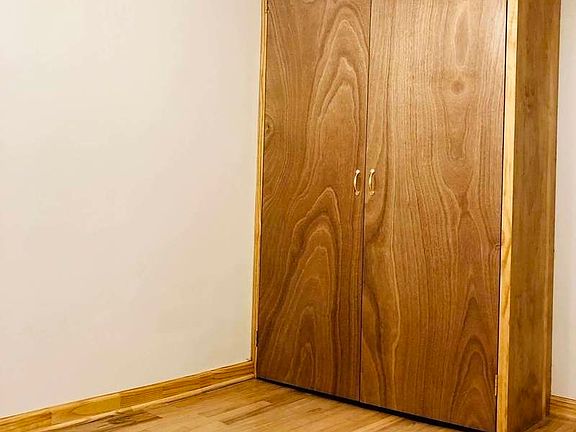 3rd image of 529 E 5th St APT 3
