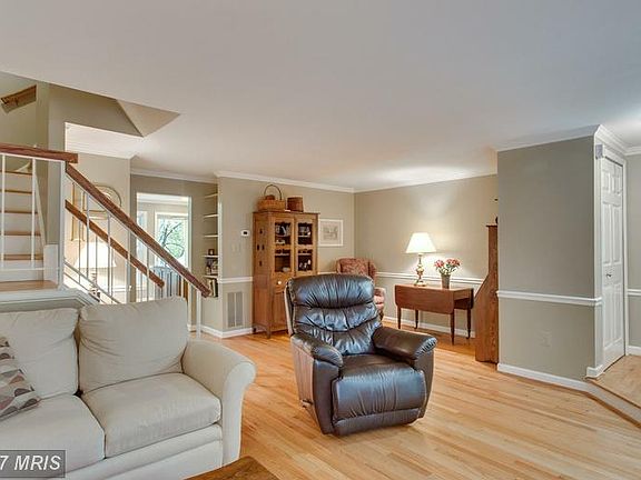 5th image of 7534 Manigold Ct