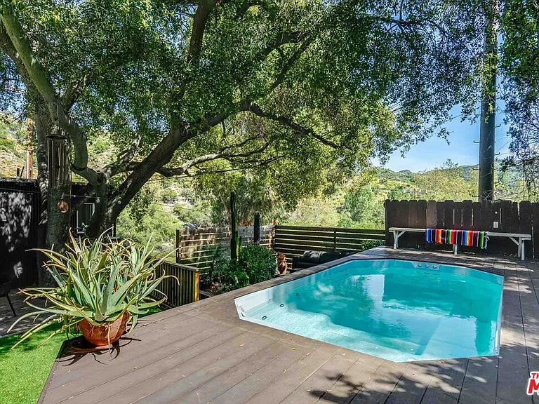 20402 Paradise Ln — Photo 5