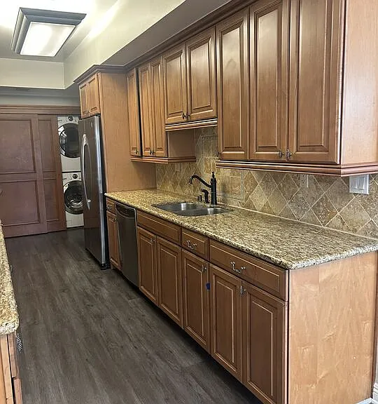 1818 Pelham Ave #103 — Photo 30