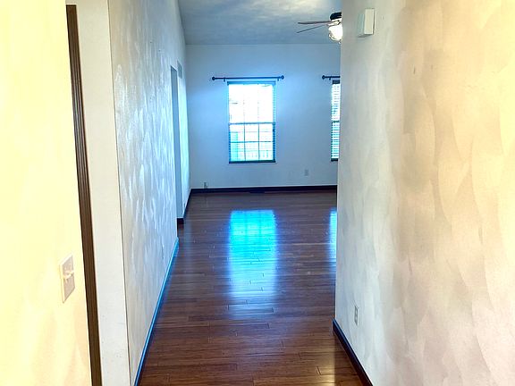 2nd image of 724 Marney Ln #724