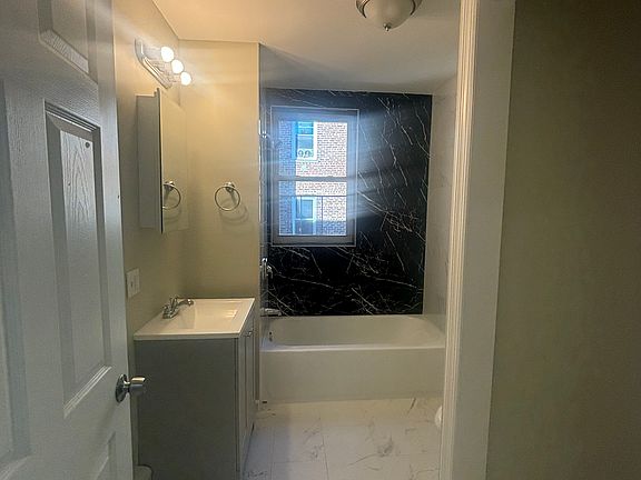 4th image of 110 Columbia Ave #2