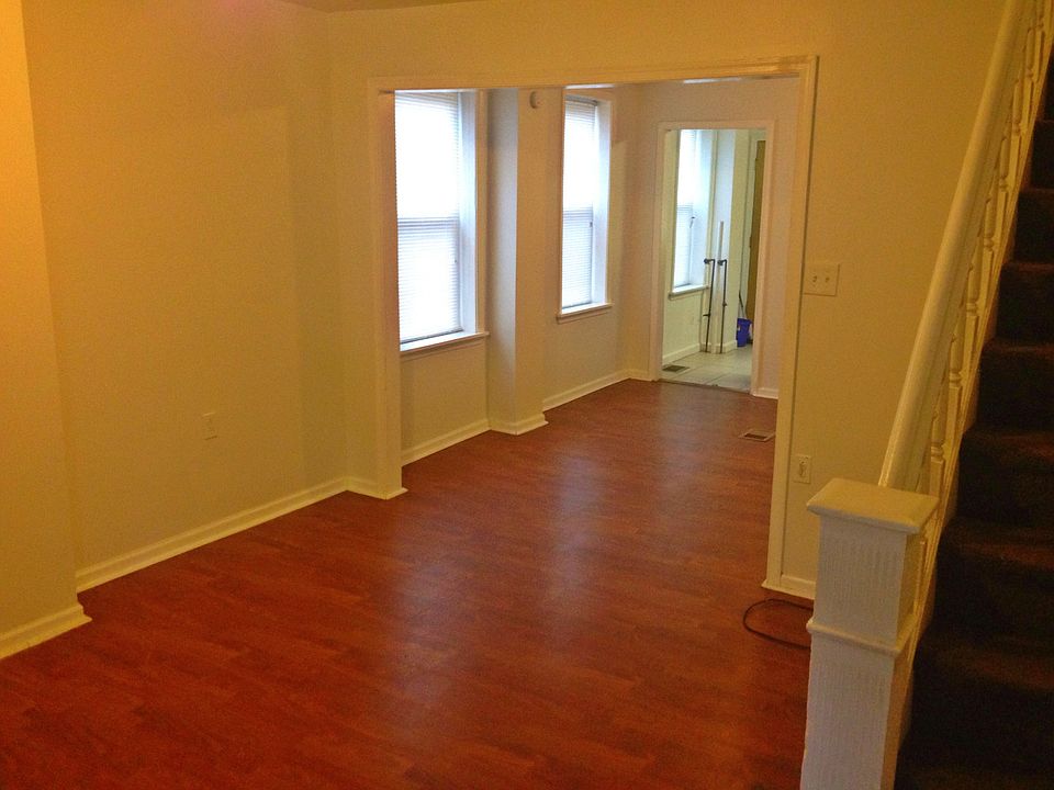 1st image of 2135 W Spencer St