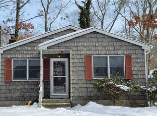 7 S Pond Trl, Ridge, NY 11961