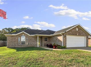 551 Steepro Dr, Centerton, AR 72719