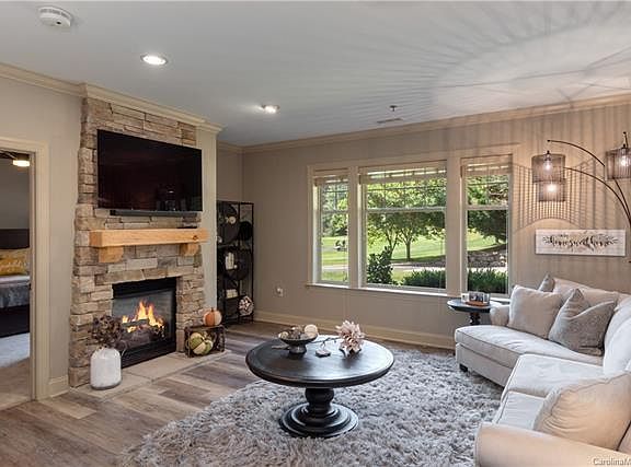 4th image of 1659 Country Club Dr #D-103