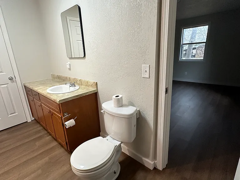 1002 Snowden Dr — Photo 6