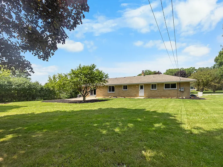 18525 Heathway Ln — Photo 24
